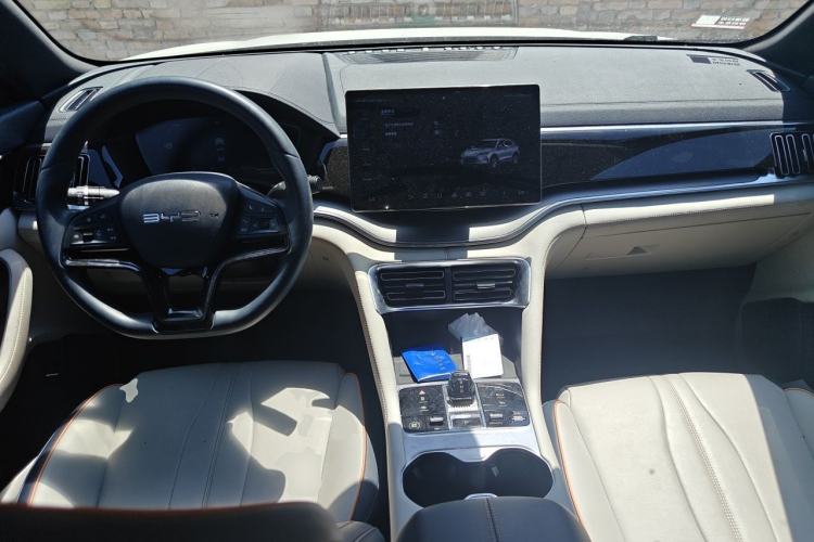 Used BYD Song PLUS New Energy 2023 Champion Edition DM-i 110KM Flagship Model Center Console