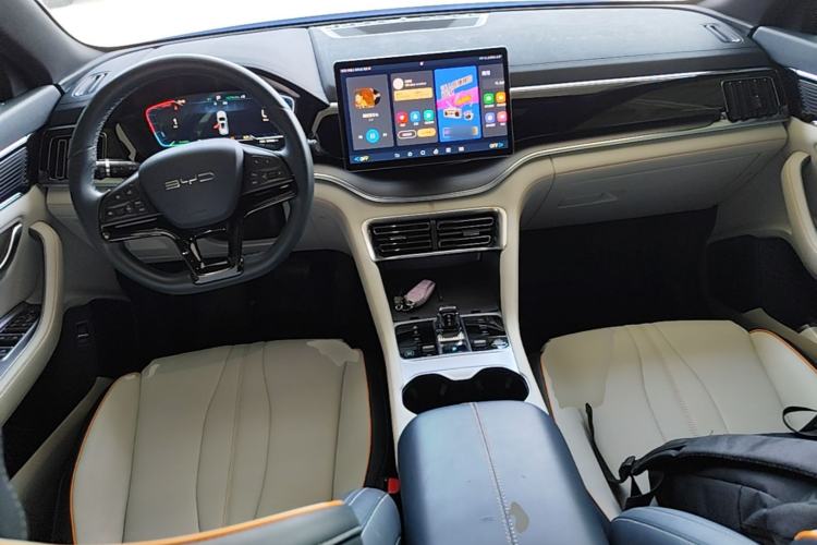 Used BYD Song PLUS New Energy 2023 Champion Edition DM-i 110KM Flagship Model Center Console