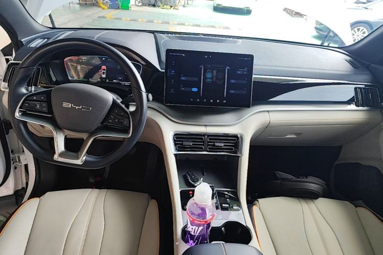 Used BYD Song PLUS New Energy 2023 Champion Edition DM-i 110KM Flagship PLUS Center Console
