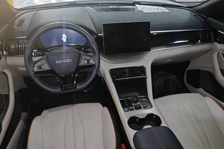 Used BYD Song PLUS New Energy 2023 Champion Edition DM-i 110KM Flagship Model Center Console