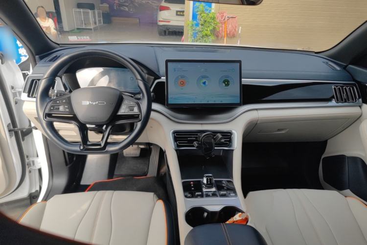 Used BYD Song PLUS New Energy 2023 Champion Edition DM-i 110KM Flagship Model Center Console