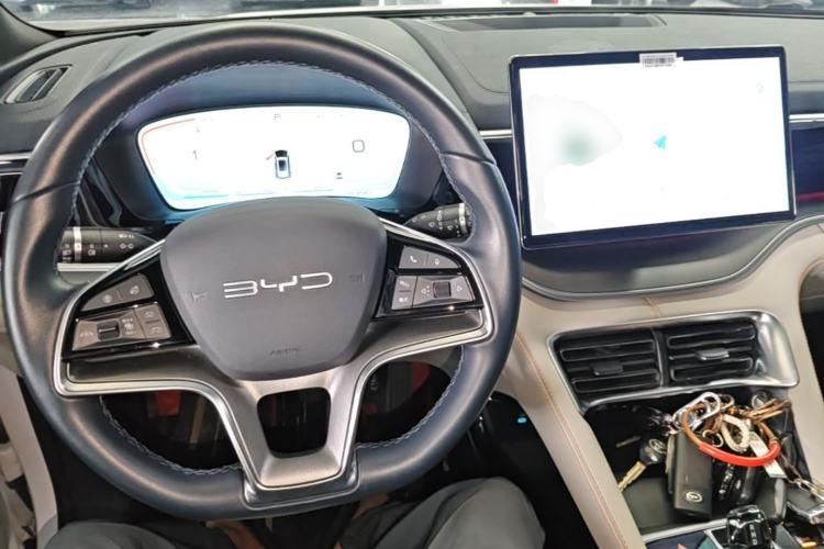 Used BYD Song PLUS New Energy 2023 Champion Edition DM-i 110KM Flagship PLUS Center Console