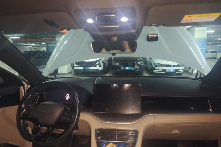 Used BYD Song PLUS New Energy 2023 Champion Edition DM-i 110KM Flagship Model Center Console