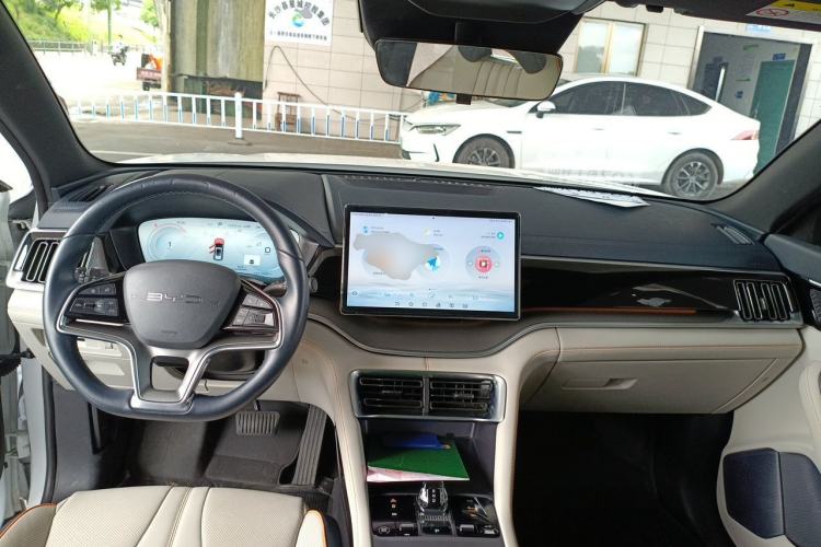 Used BYD Song PLUS New Energy 2023 Champion Edition DM-i 110KM Flagship PLUS Center Console