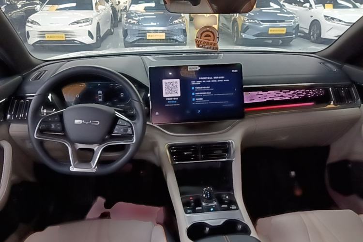 Used BYD Song PLUS New Energy 2023 Champion Edition EV 605KM Flagship PLUS Center Console