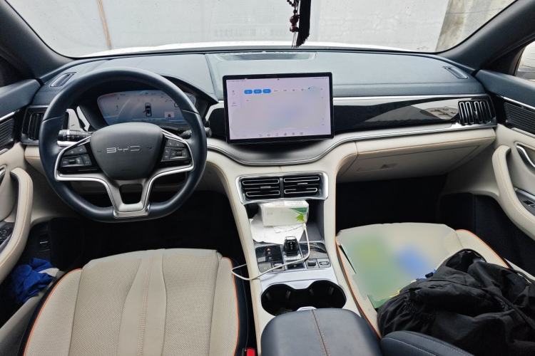 Used BYD Song PLUS New Energy 2023 Champion Edition DM-i 110KM Flagship PLUS Center Console