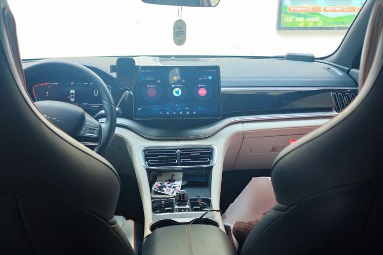 Used BYD Song PLUS New Energy 2023 Champion Edition DM-i 110KM Flagship Model Center Console