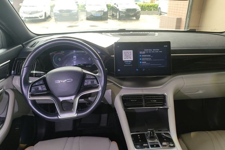 Used BYD Song PLUS New Energy 2023 Champion Edition DM-i 110KM Flagship PLUS Center Console