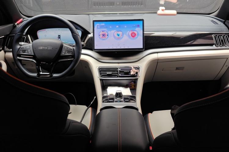 Used BYD Song PLUS New Energy 2023 Champion Edition DM-i 110KM Flagship Model Center Console