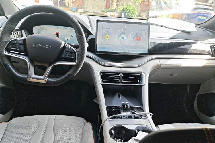 Used BYD Song PLUS New Energy 2023 Champion Edition DM-i 110KM Flagship PLUS Center Console