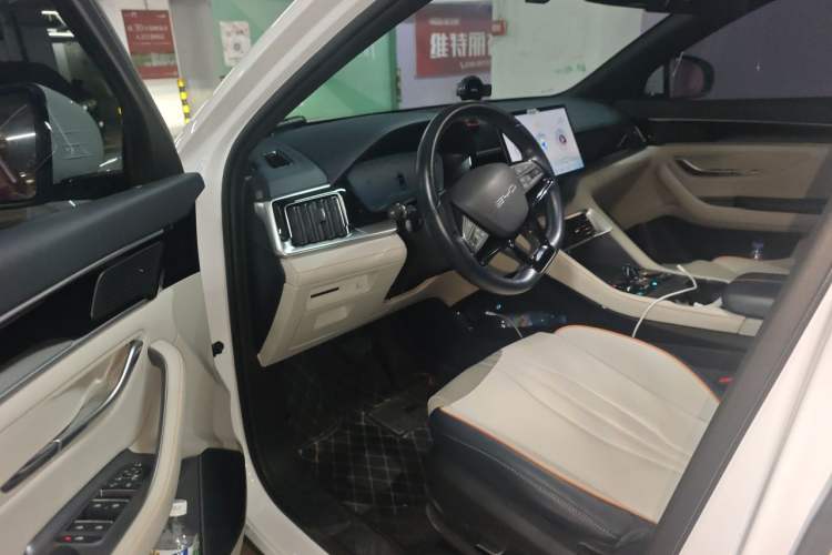 Used BYD Song PLUS New Energy 2023 Champion Edition EV 520KM Luxury Model Driver Seat