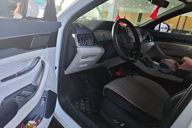 Used BYD Song PLUS New Energy 2023 Champion Edition DM-i 110KM Flagship Model Driver Seat