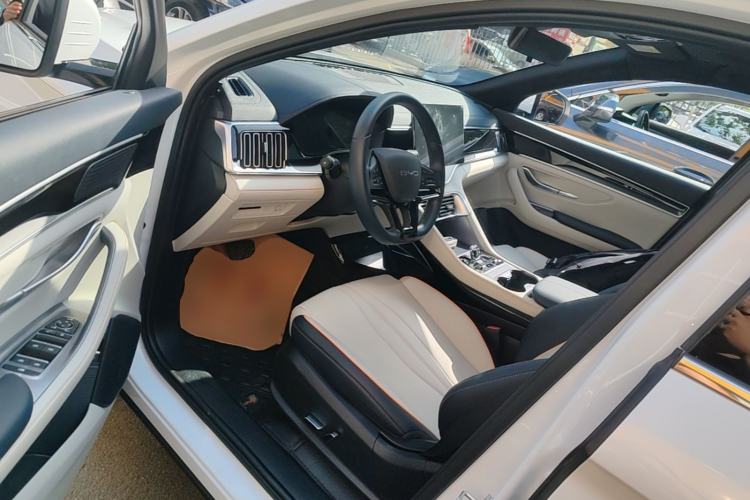 Used BYD Song PLUS New Energy 2023 Champion Edition DM-i 110KM Flagship Model Driver Seat