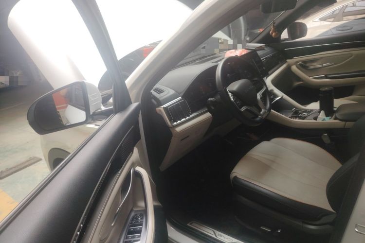 Used BYD Song PLUS New Energy 2023 Champion Edition EV 520KM Flagship Model Driver Seat