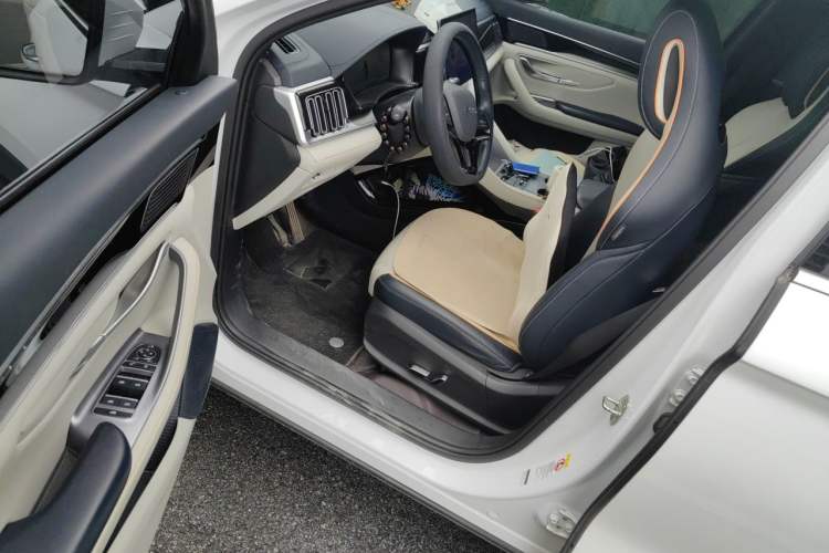 Used BYD Song PLUS New Energy 2023 Champion Edition DM-i 110KM Flagship Model Driver Seat