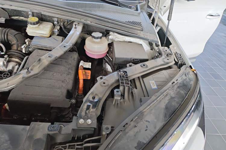 Used BYD Song PLUS New Energy 2023 Champion Edition DM-i 110KM Flagship Model Engine Bay Left