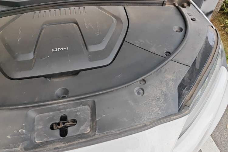 Used BYD Song PLUS New Energy 2023 Champion Edition DM-i 110KM Flagship Model Engine Bay Left
