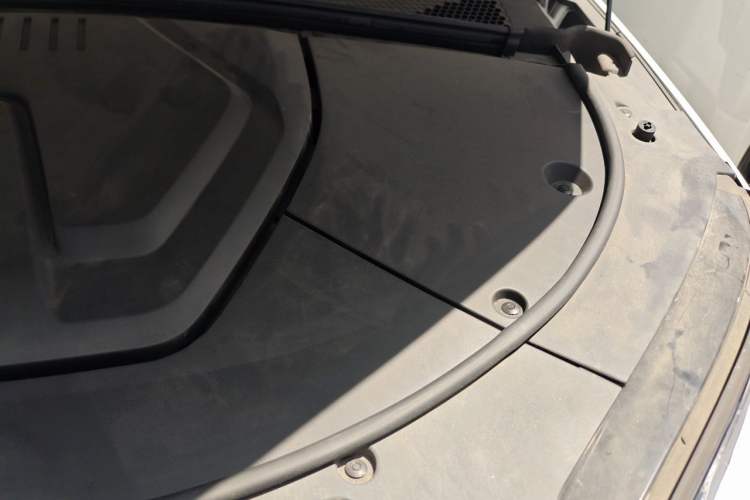 Used BYD Song PLUS New Energy 2023 Champion Edition DM-i 110KM Flagship Model Engine Bay Left