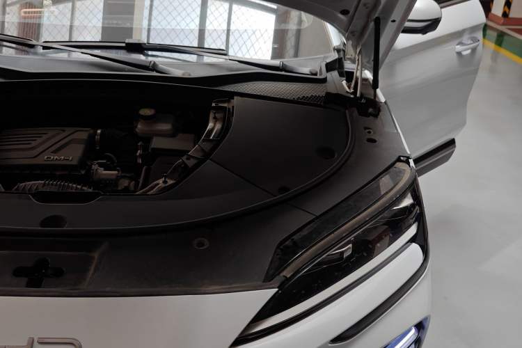 Used BYD Song PLUS New Energy 2023 Champion Edition DM-i 110KM Flagship Model Engine Bay Left