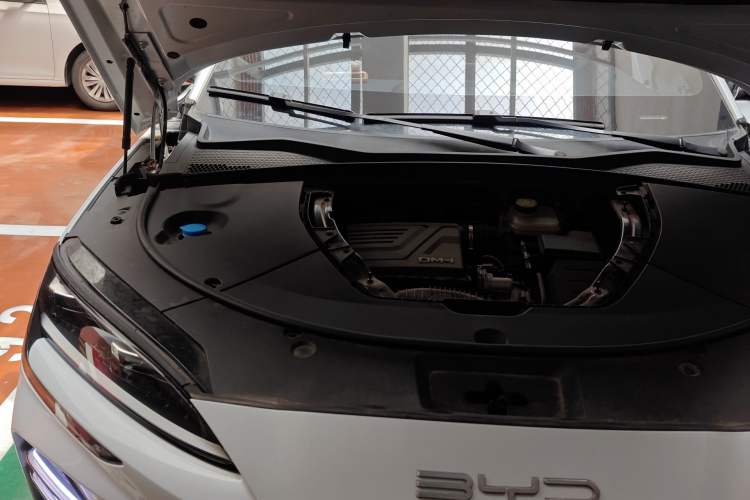 Used BYD Song PLUS New Energy 2023 Champion Edition DM-i 110KM Flagship Model Engine Bay Right
