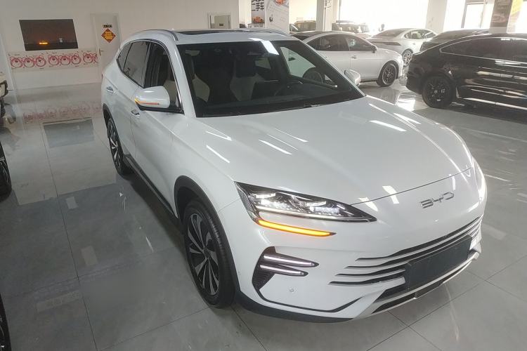 Used BYD Song PLUS New Energy 2023 Champion Edition DM-i 150KM Flagship PLUS 5G Front Right 45 Deg
