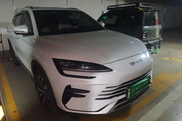 Used BYD Song PLUS New Energy 2023 Champion Edition DM-i 110KM Flagship PLUS Front Right 45 Deg