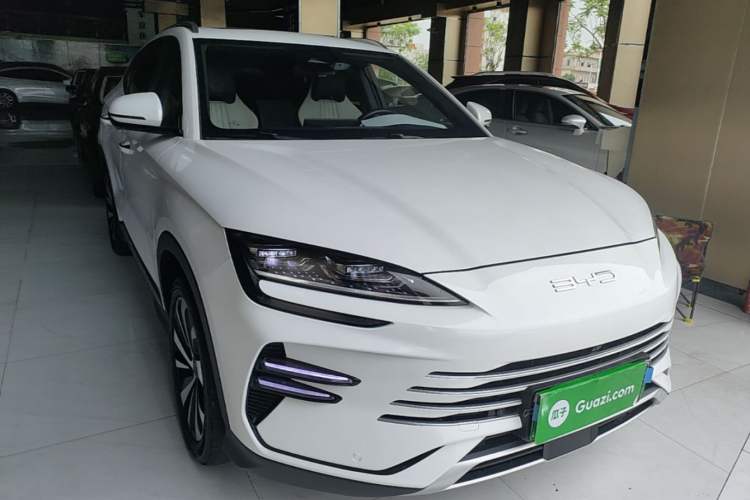 Used BYD Song PLUS New Energy 2023 Champion Edition DM-i 110KM Flagship PLUS Front Right 45 Deg