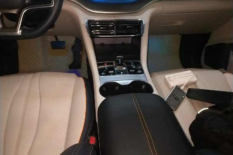 Used BYD Song PLUS New Energy 2023 Champion Edition DM-i 110KM Flagship PLUS Gear Lever
