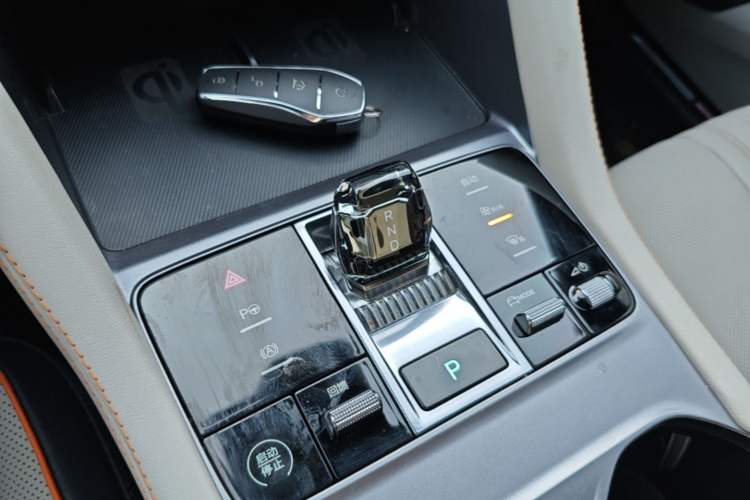 Used BYD Song PLUS New Energy 2023 Champion Edition EV 605KM Flagship PLUS Gear Lever