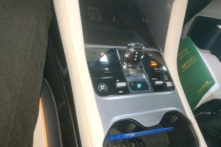 Used BYD Song PLUS New Energy 2023 Champion Edition DM-i 150KM Flagship PLUS 5G Gear Lever