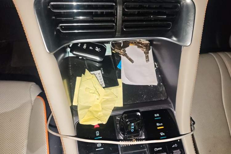 Used BYD Song PLUS New Energy 2023 Champion Edition DM-i 110KM Flagship PLUS Gear Lever