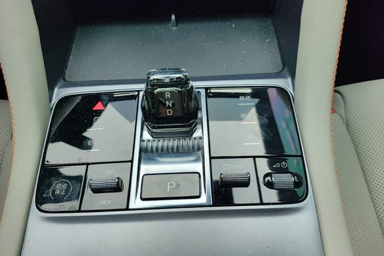 Used BYD Song PLUS New Energy 2023 Champion Edition DM-i 110KM Flagship PLUS Gear Lever
