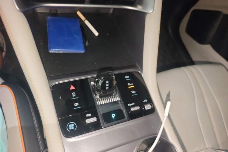 Used BYD Song PLUS New Energy 2023 Champion Edition EV 520KM Luxury Model Gear Lever