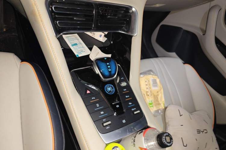 Used BYD Song PLUS New Energy 2023 Champion Edition DM-i 110KM Flagship Model Gear Lever