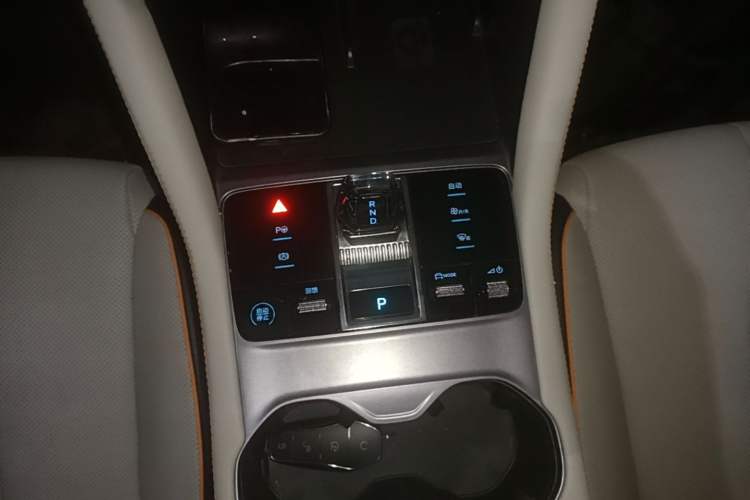 Used BYD Song PLUS New Energy 2023 Champion Edition EV 605KM Flagship PLUS Gear Lever