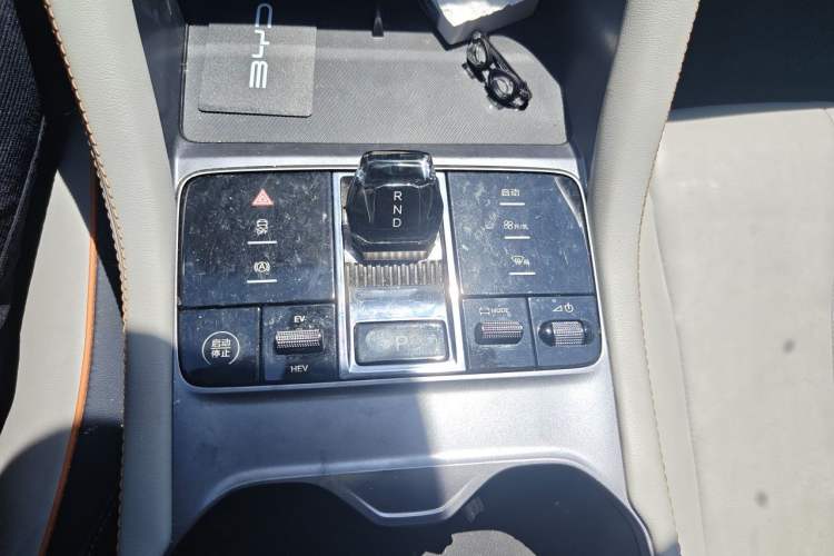 Used BYD Song PLUS New Energy 2023 Champion Edition DM-i 110KM Flagship Model Gear Lever