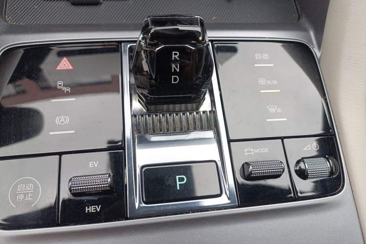 Used BYD Song PLUS New Energy 2023 Champion Edition DM-i 150KM Flagship PLUS Gear Lever