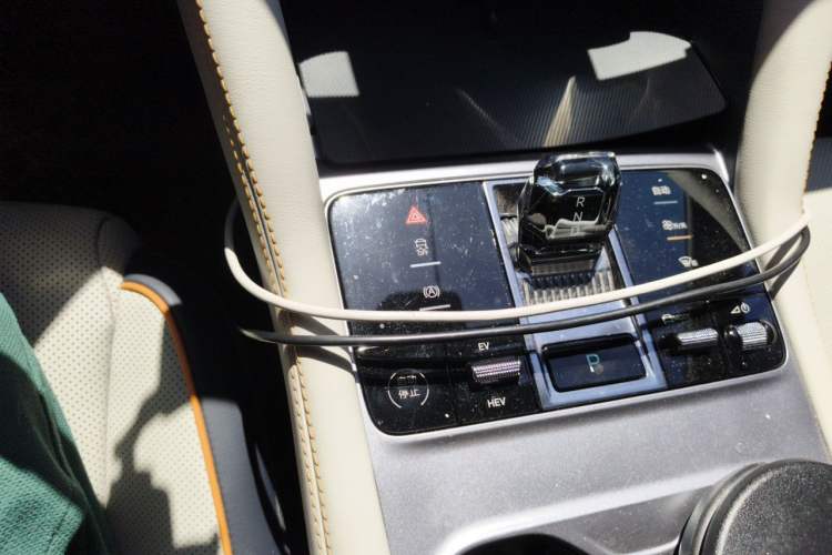 Used BYD Song PLUS New Energy 2023 Champion Edition DM-i 110KM Flagship Model Gear Lever