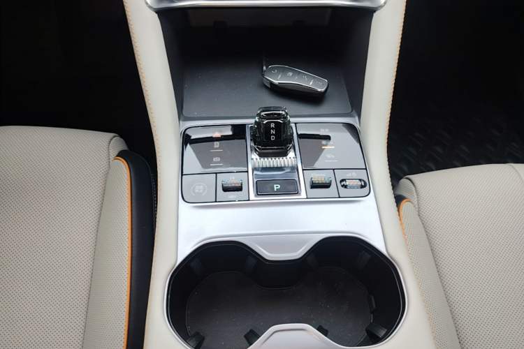 Used BYD Song PLUS New Energy 2023 Champion Edition DM-i 110KM Flagship PLUS Gear Lever