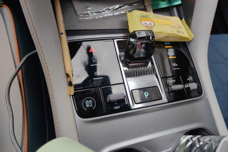 Used BYD Song PLUS New Energy 2023 Champion Edition DM-i 110KM Flagship PLUS Gear Lever