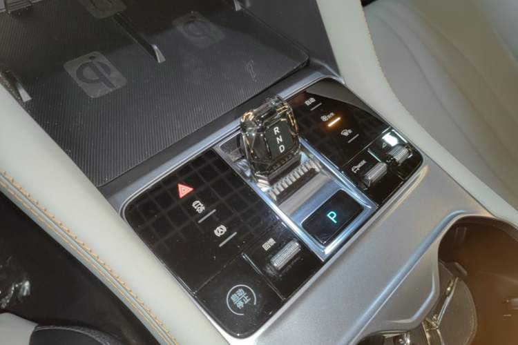 Used BYD Song PLUS New Energy 2023 Champion Edition EV 520KM Prestige Model Gear Lever