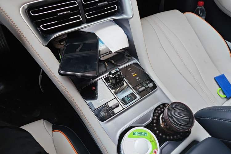 Used BYD Song PLUS New Energy 2023 Champion Edition DM-i 110KM Flagship Model Gear Lever