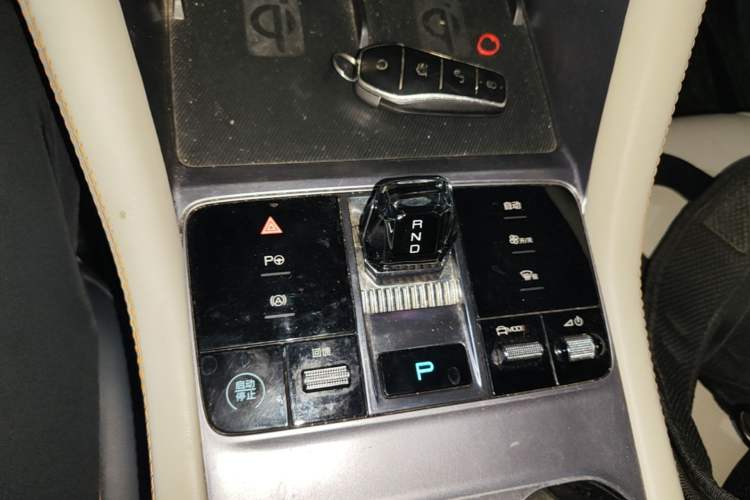 Used BYD Song PLUS New Energy 2023 Champion Edition EV 605KM Flagship PLUS Gear Lever