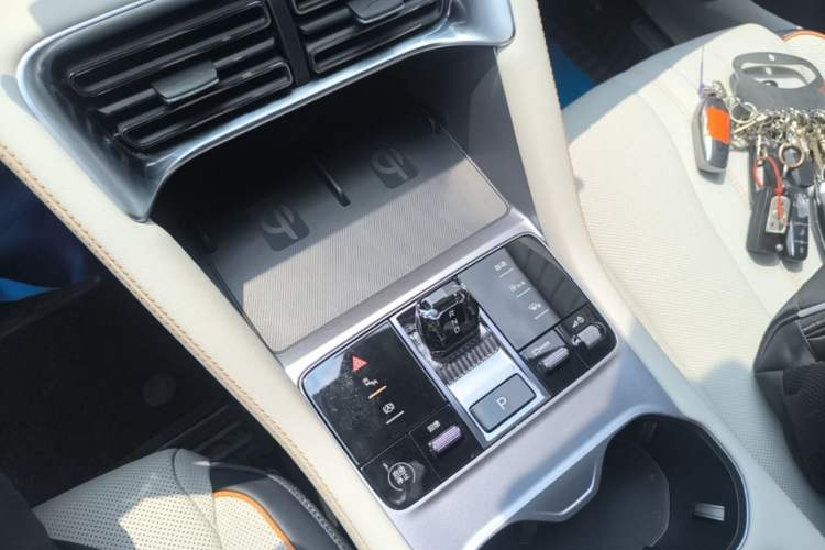 Used BYD Song PLUS New Energy 2023 Champion Edition EV 520KM Flagship Model Gear Lever