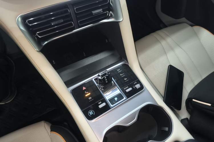 Used BYD Song PLUS New Energy 2023 Champion Edition EV 520KM Flagship Model Gear Lever