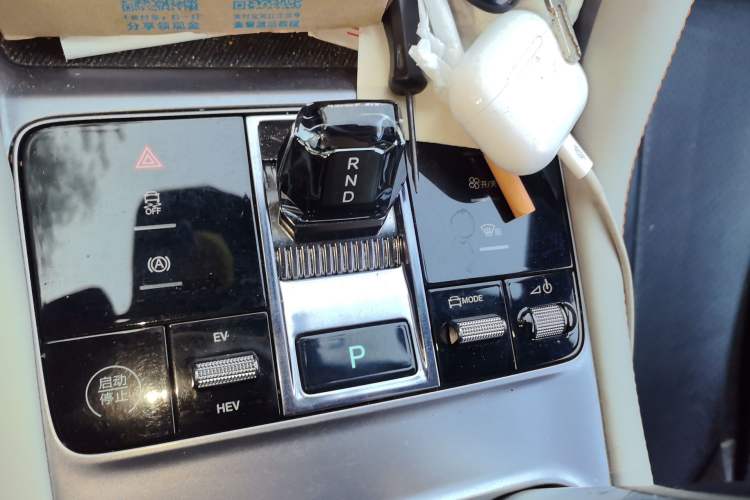 Used BYD Song PLUS New Energy 2023 Champion Edition DM-i 110KM Flagship Model Gear Lever