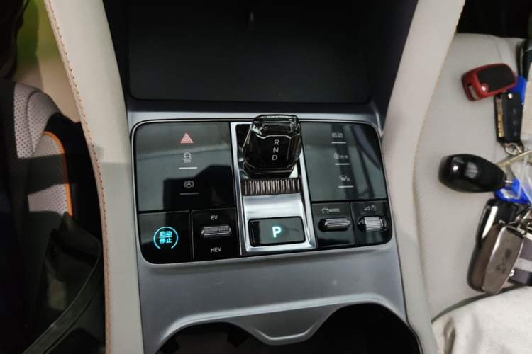 Used BYD Song PLUS New Energy 2023 Champion Edition DM-i 110KM Flagship PLUS Gear Lever