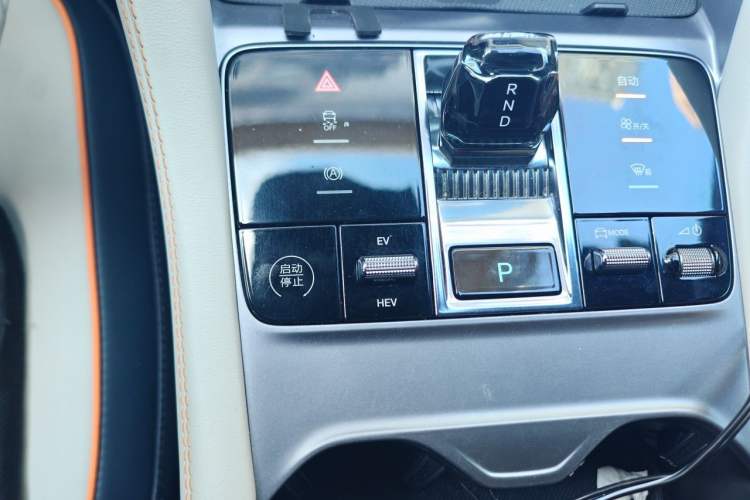 Used BYD Song PLUS New Energy 2023 Champion Edition DM-i 110KM Flagship Model Gear Lever