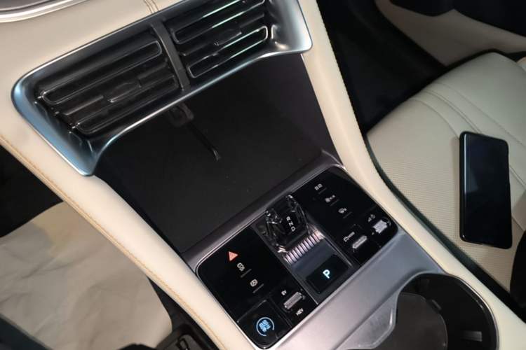 Used BYD Song PLUS New Energy 2023 Champion Edition DM-i 110KM Flagship PLUS Gear Lever