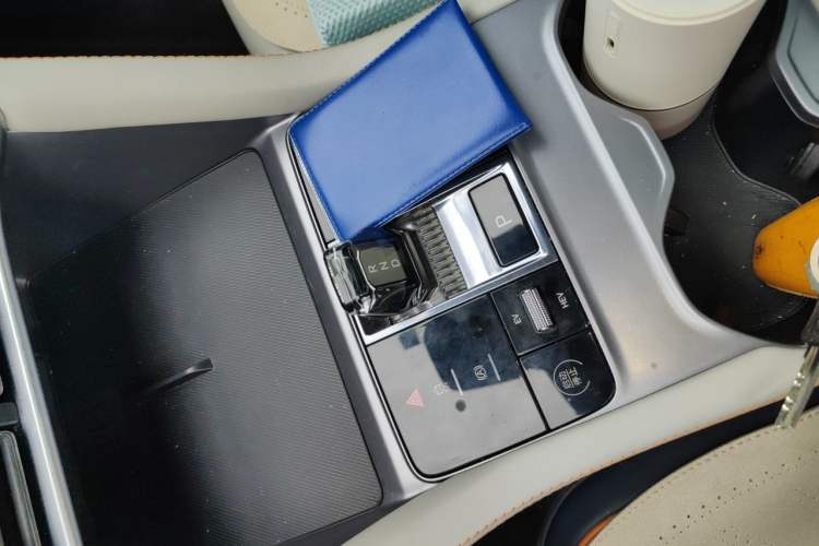 Used BYD Song PLUS New Energy 2023 Champion Edition DM-i 110KM Flagship Model Gear Lever
